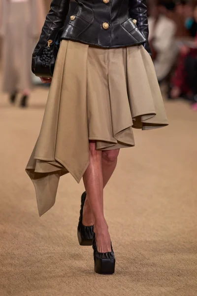 Look 30